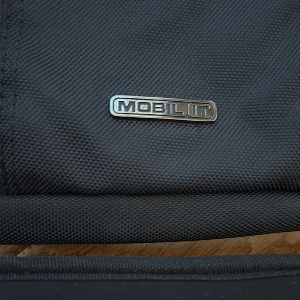 Mobil It Black Laptop Bag Padded, Seatbelt loops Durable Fabric Like New…